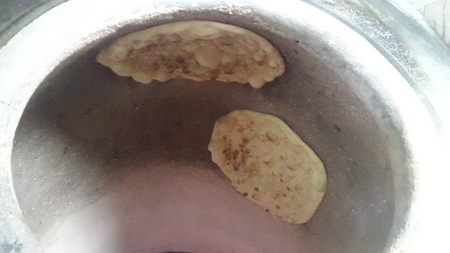 Bread fresh from the tandoor for the Plymouth kebab