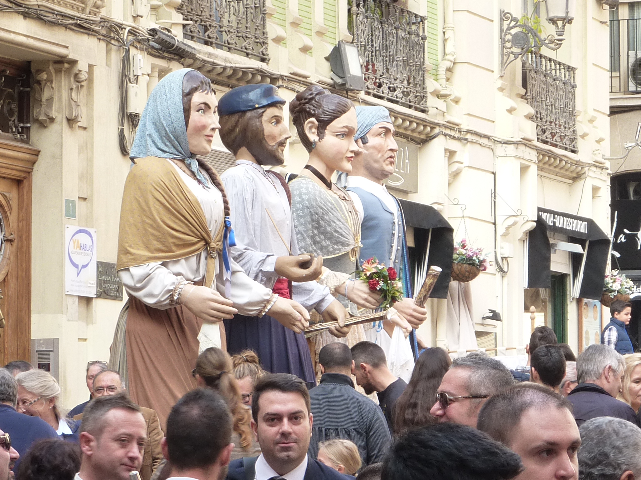 Dancing giants of Alicante